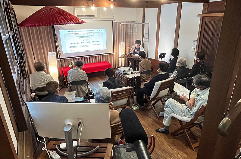 修養棟での講演の風景