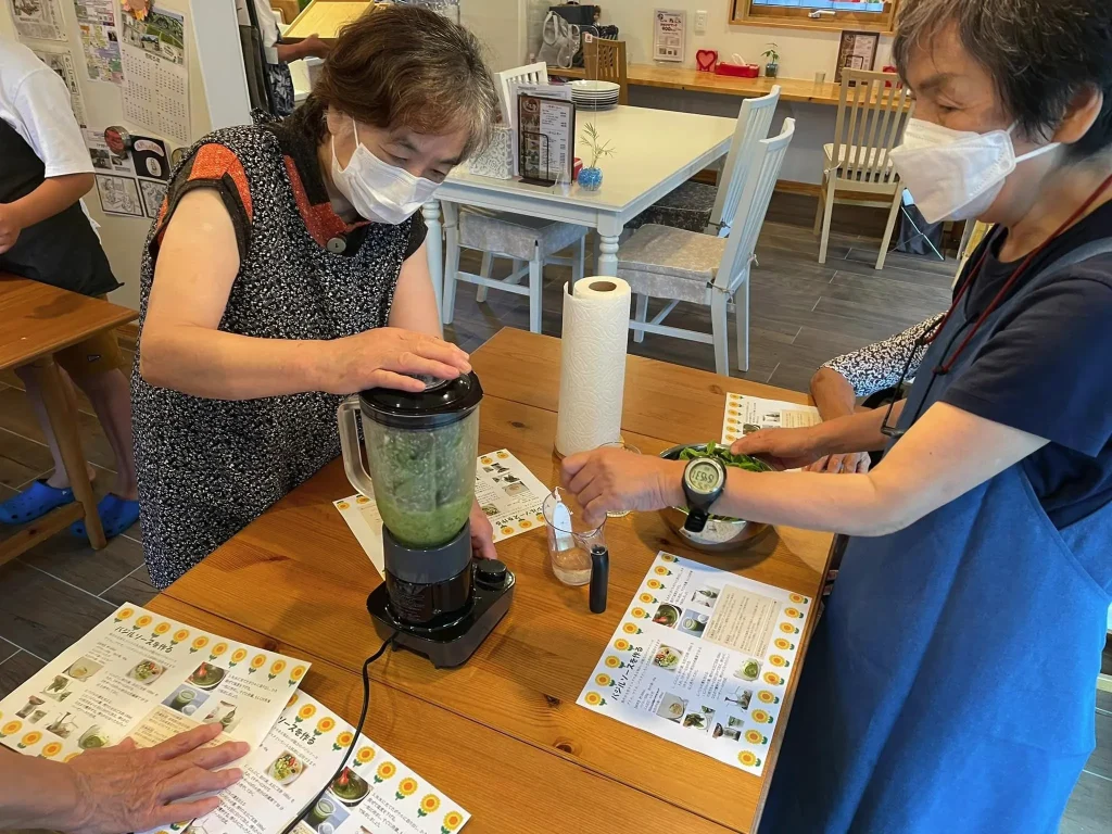 バジルソースでパスタと夏野菜を味わう
