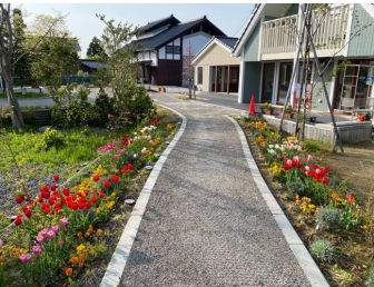 ものがたりの街の花壇の植え付け体験します！！来てね～
