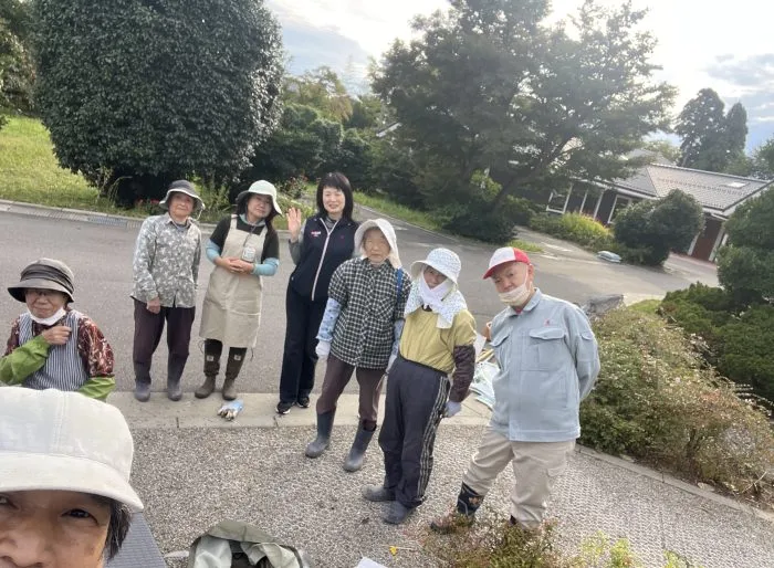 今日は花壇のメンテナンス＆土づくり