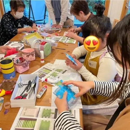 紙ひもでコースター作り in ものがたり俱楽部ハウス