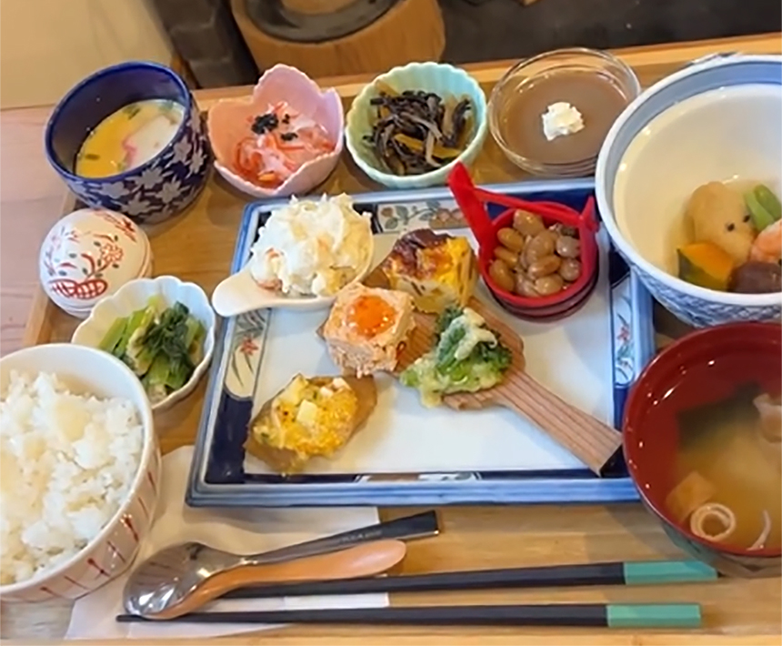 雪の日に灯る、心あたたまる再会と新春の余韻