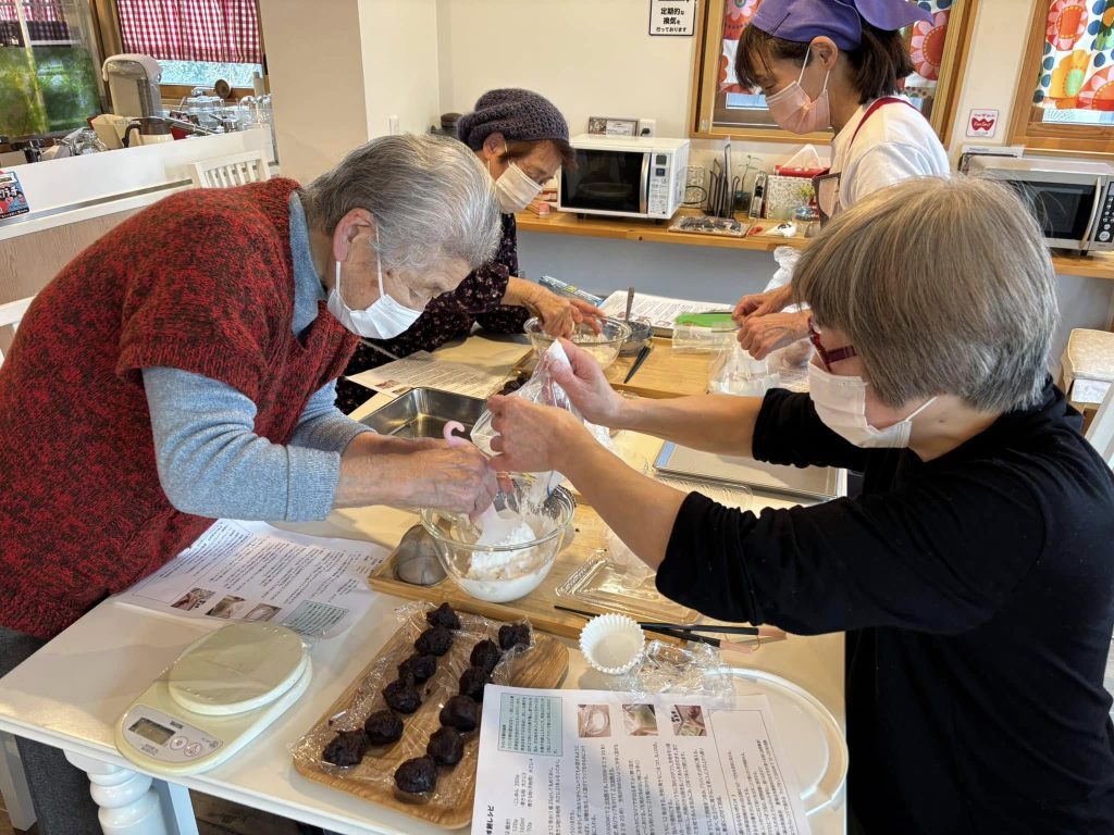 手作りうぐいす餅とお抹茶