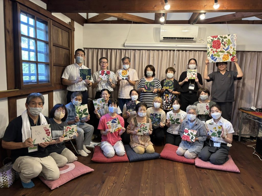 北欧デザインのテキスタイルでファブリックアート