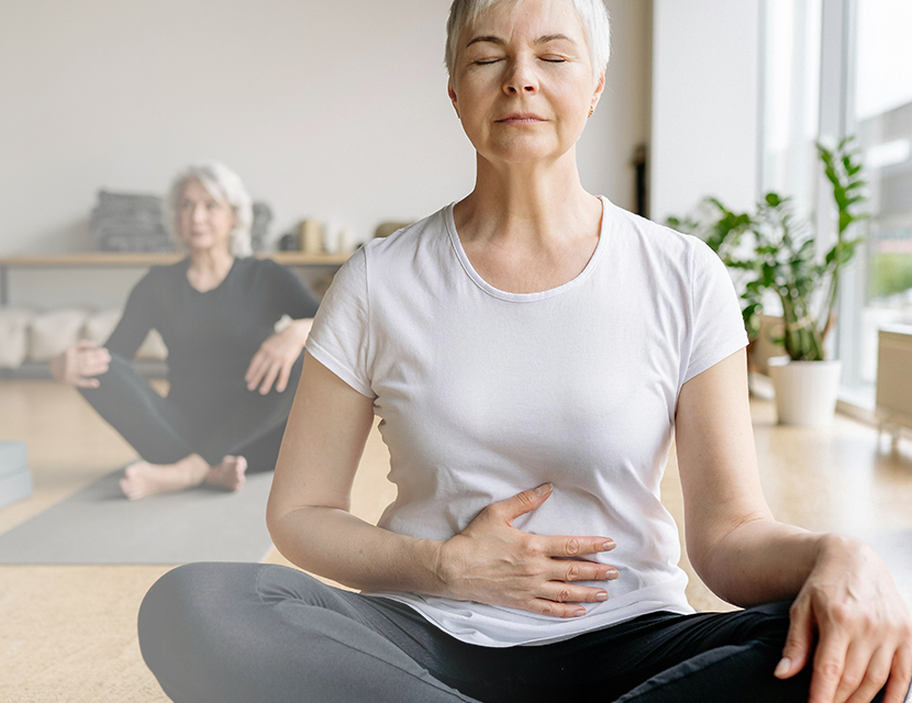 座ってできる簡単ヨガ